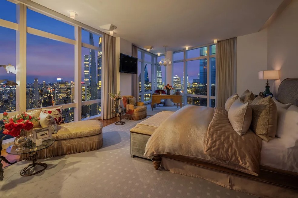 Suíte principal em cobertura no 80º andar de edifício da cidade de Nova York, nos Estados Unidos — Foto: Evan Joseph/Sotheby's International Realty