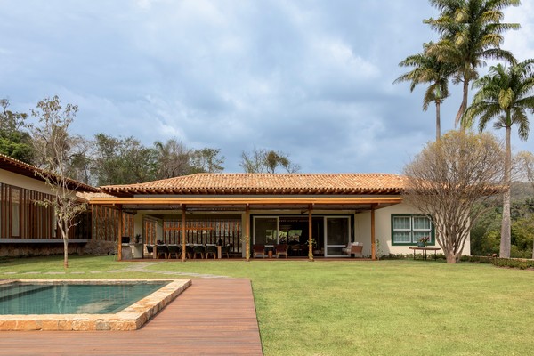 Fazenda no interior de São Paulo tem estilo tradicional revisitado