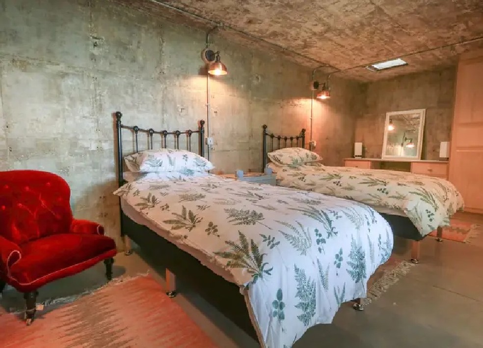 Família transforma bunker abandonado da 2ª Guerra Mundial em imóvel para aluguel de temporada — Foto: Divulgação/Corstorphine and Wright