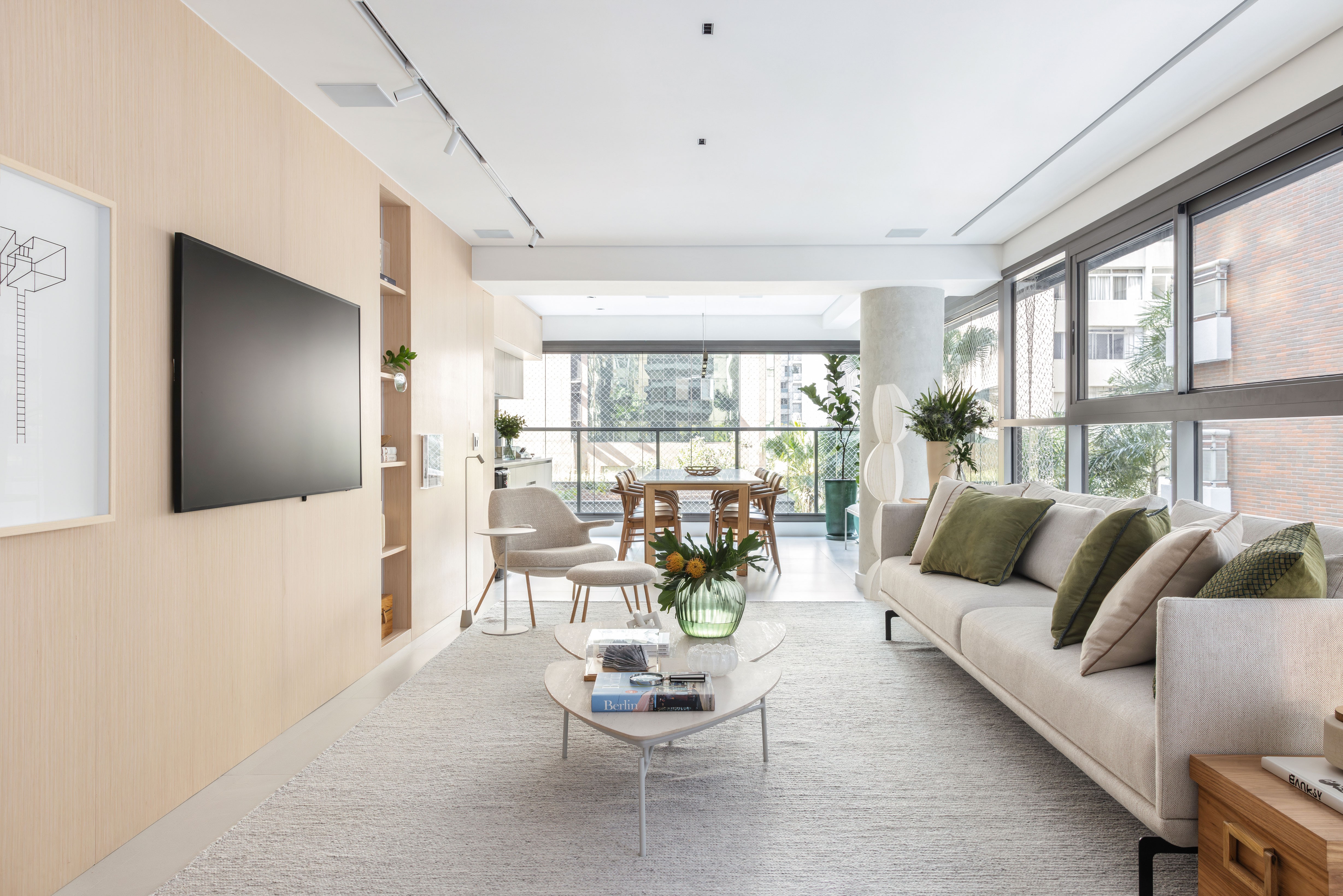 Décor do dia: living integrado à varanda gourmet com atmosfera escandinava