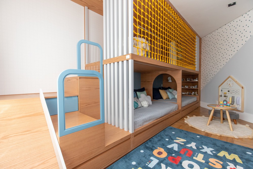 Décor do dia: quarto infantil com cama dupla e 'cabana' de leitura no ...