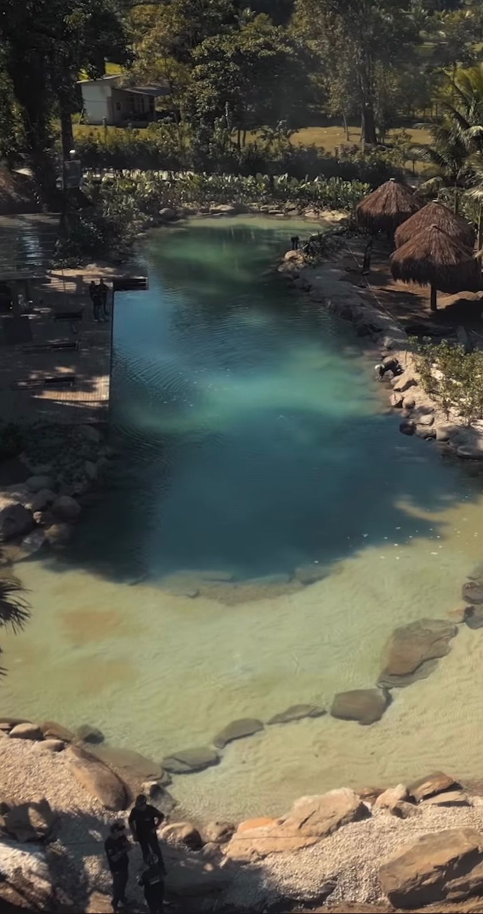 Veja fotos do lago artificial que Neymar está construindo em sua nova mansão Casas de famosos