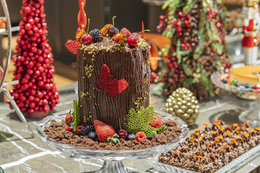 Bûche de Frutas Vermelhas — Foto: Elvis Fernandes