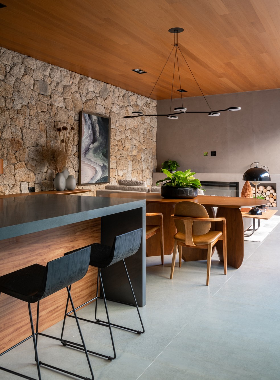Décor do dia: área de lazer com piscina e deck de madeira