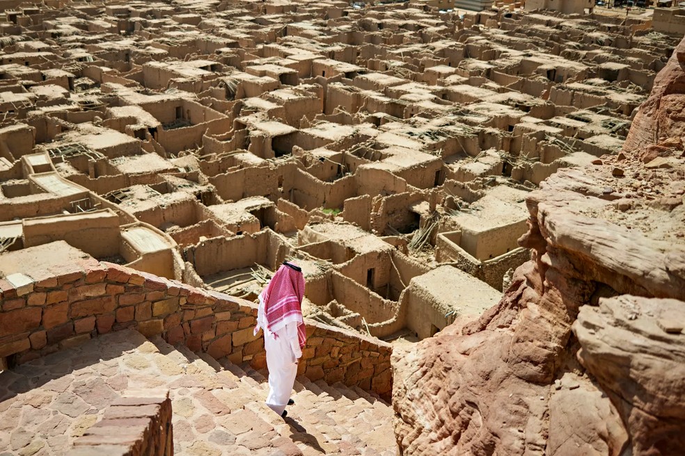 Essas casas de barro abandonadas são tradicionais da arquitetura de Medina, encontradas na Cidade Velha de Al-’Ula, Arábia Saudita — Foto: Getty Images