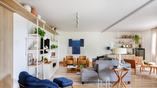 No Rio de Janeiro, apartamento de 230 m² ganha mudança total no layout para receber amigos
