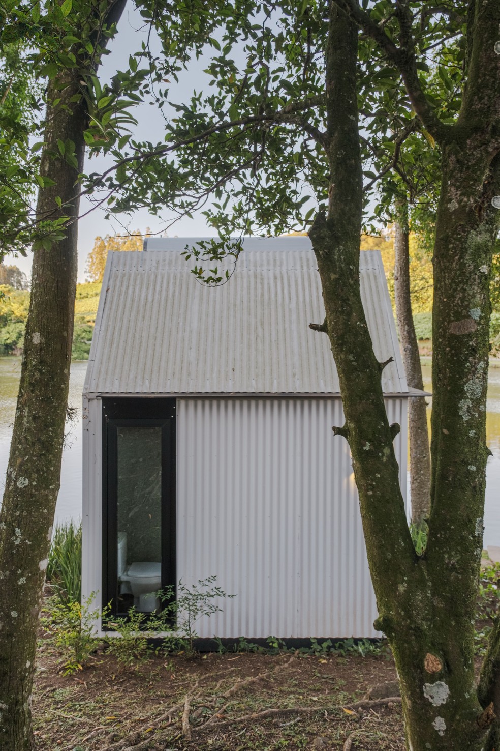 A cabana é um exemplo de construção à seco, um processo que não usa água na composição estrutural da obra — Foto: Ezequiele Panizzi