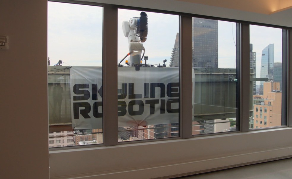 Robô substitui limpadores de vidro nos arranha-céus de Nova York e Israel — Foto: Reprodução/Site/www.skylinerobotics.com