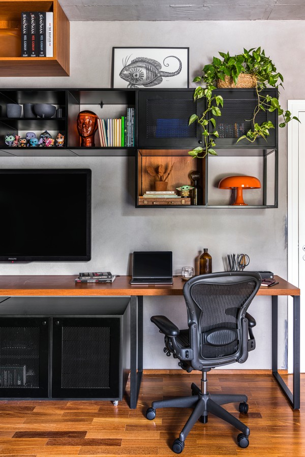 Décor do dia: quarto com cama suspensa e estilo industrial