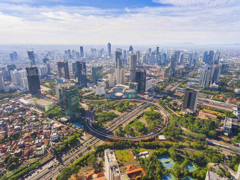 Novo ícone de Jacarta, Viaduto Semanggi, em um dia ensolarado — Foto: Fadil Aziz/Getty Images