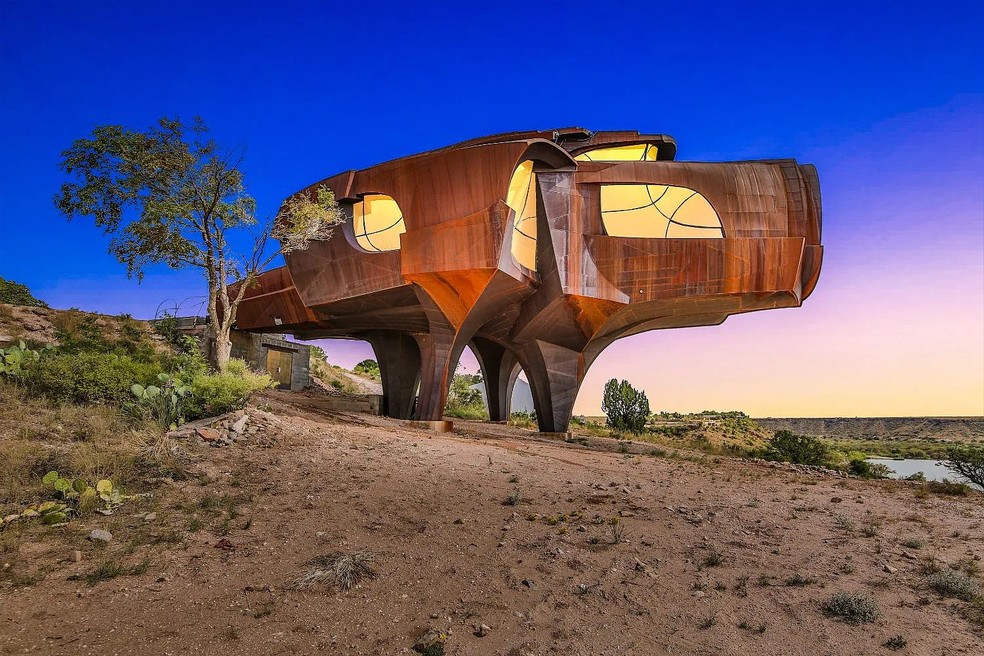Casa com arquitetura de ferro impressionante está à venda por R$ 9,7 milhões; veja por dentro — Foto: Divulgação/Zillow