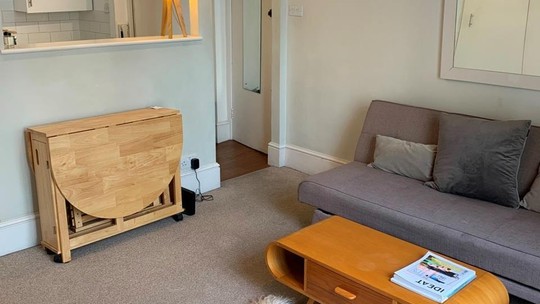 Apartamento com aluguel de R$ 10,5 mil tem 'quarto' onde não dá para ficar em pé