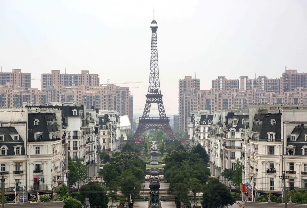 Aninhado nos arredores de Xangai, Tianducheng é uma imitação surreal de Paris — Foto: Getty Images