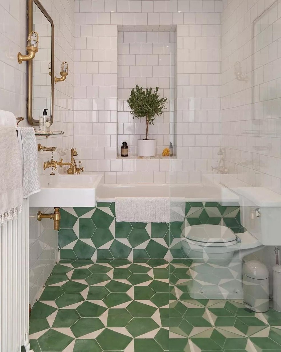 Mix de azulejos: 9 ideias para inovar na decoração do banheiro