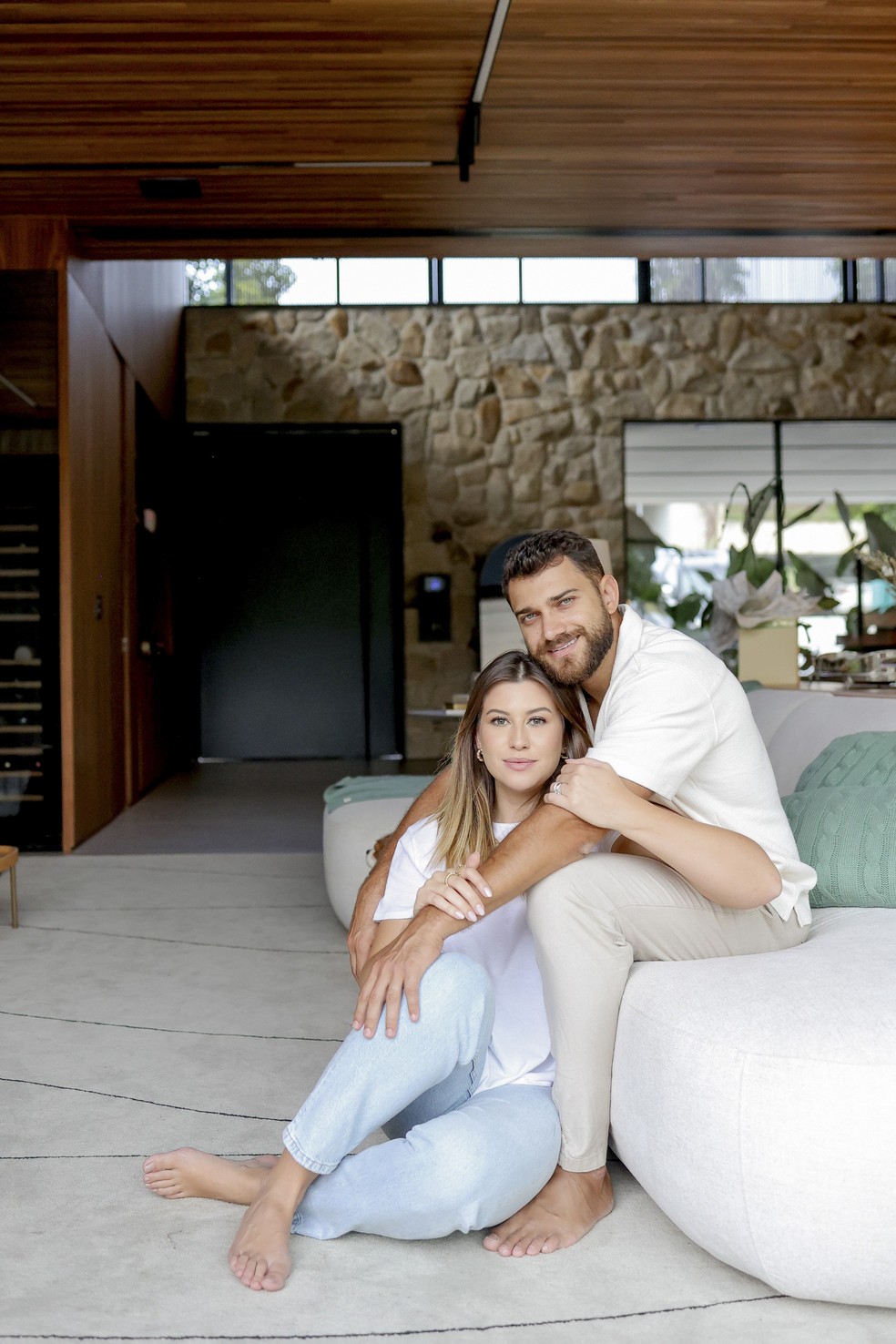Niina Secrets abre casa de 780 m² com estúdio e conexão com a natureza