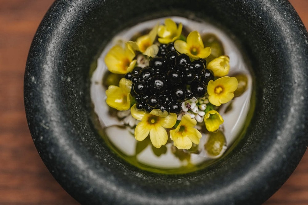 Após viralizar nas redes, restaurante flutuante na Noruega só tem vagas