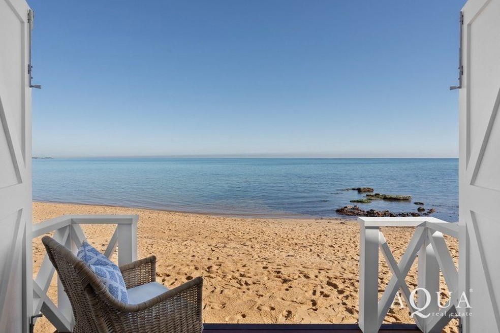 Bangalô de praia a 12 passos do mar é colocado à venda por R$ 2,2 milhões — Foto: Reprodução/Aqua Real Estate