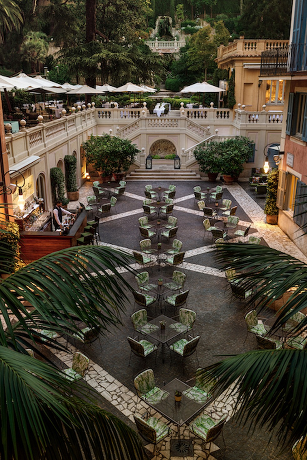 Restaurantes do hotel possuem vista para o jardim secreto — Foto: Divulgação