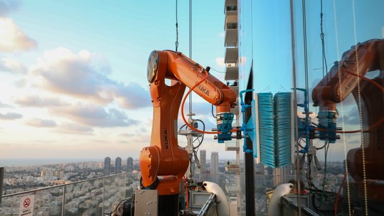 Robô substitui limpadores de vidro nos arranha-céus de Nova York e Tel Aviv
