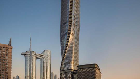 Edifício usa peças de cerâmica para enfrentar o calor