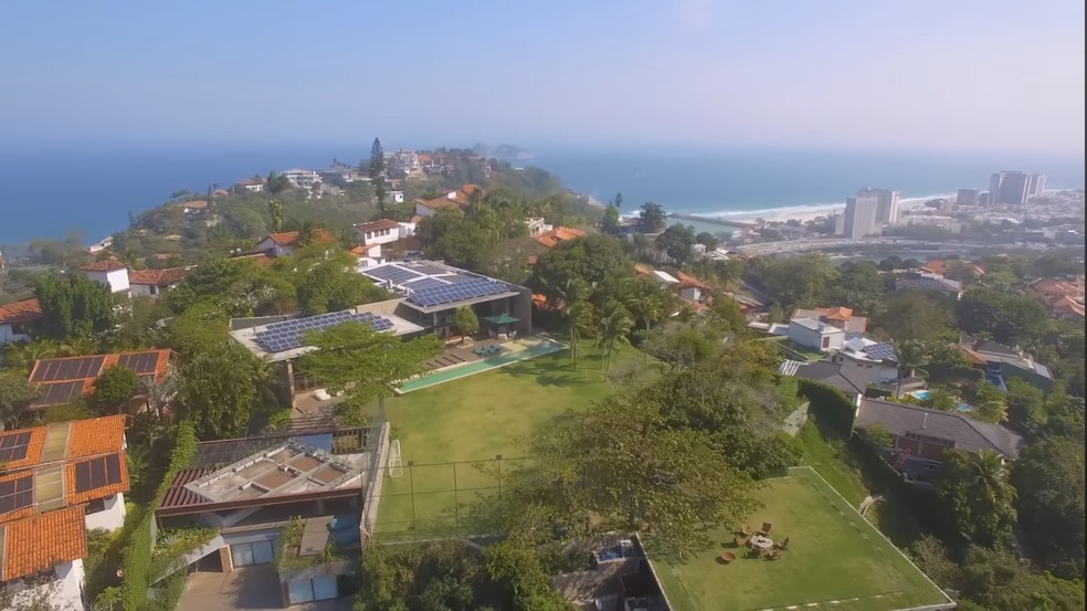 Vista aérea da residência — Foto: Reprodução/YouTube @@CRISTIANOPIQUET