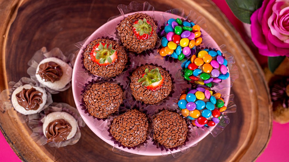 Como fazer brigadeiro gourmet: as dicas que só confeiteiros sabem para  turbinar sua receita | Receita | Casa Vogue