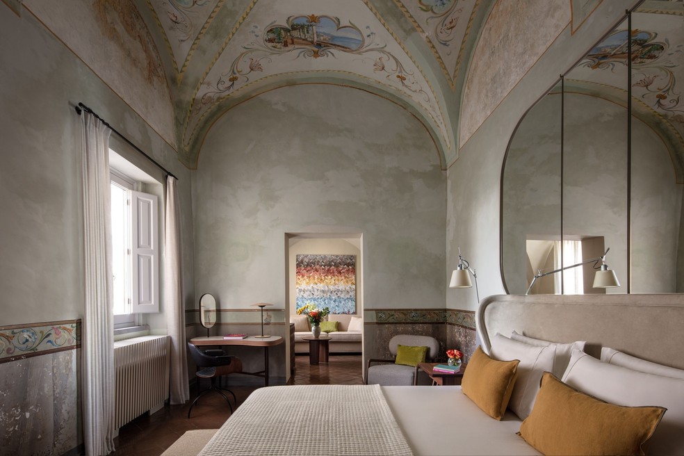 A Suite Del Priori tem diárias de mais de R$ 8 mil e vista para os claustros — Foto: Divulgação/Anantara