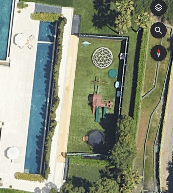 Área externa e piscinas da mansão de Beyoncé impressionam internautas; veja