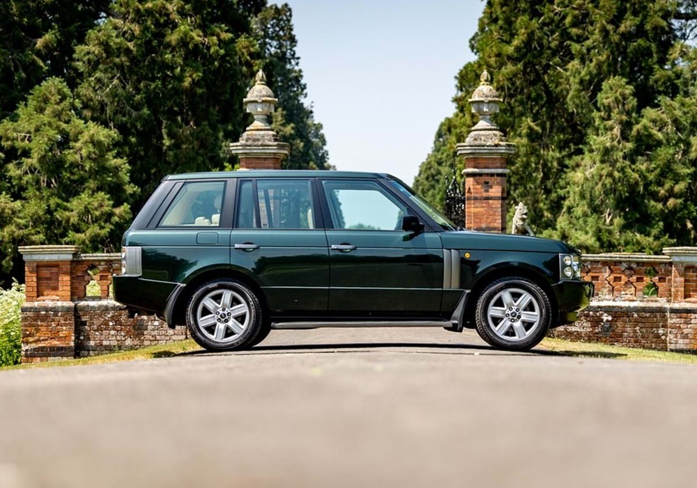 Range Rover de Elizabeth II é vendido por valor recorde em leilão