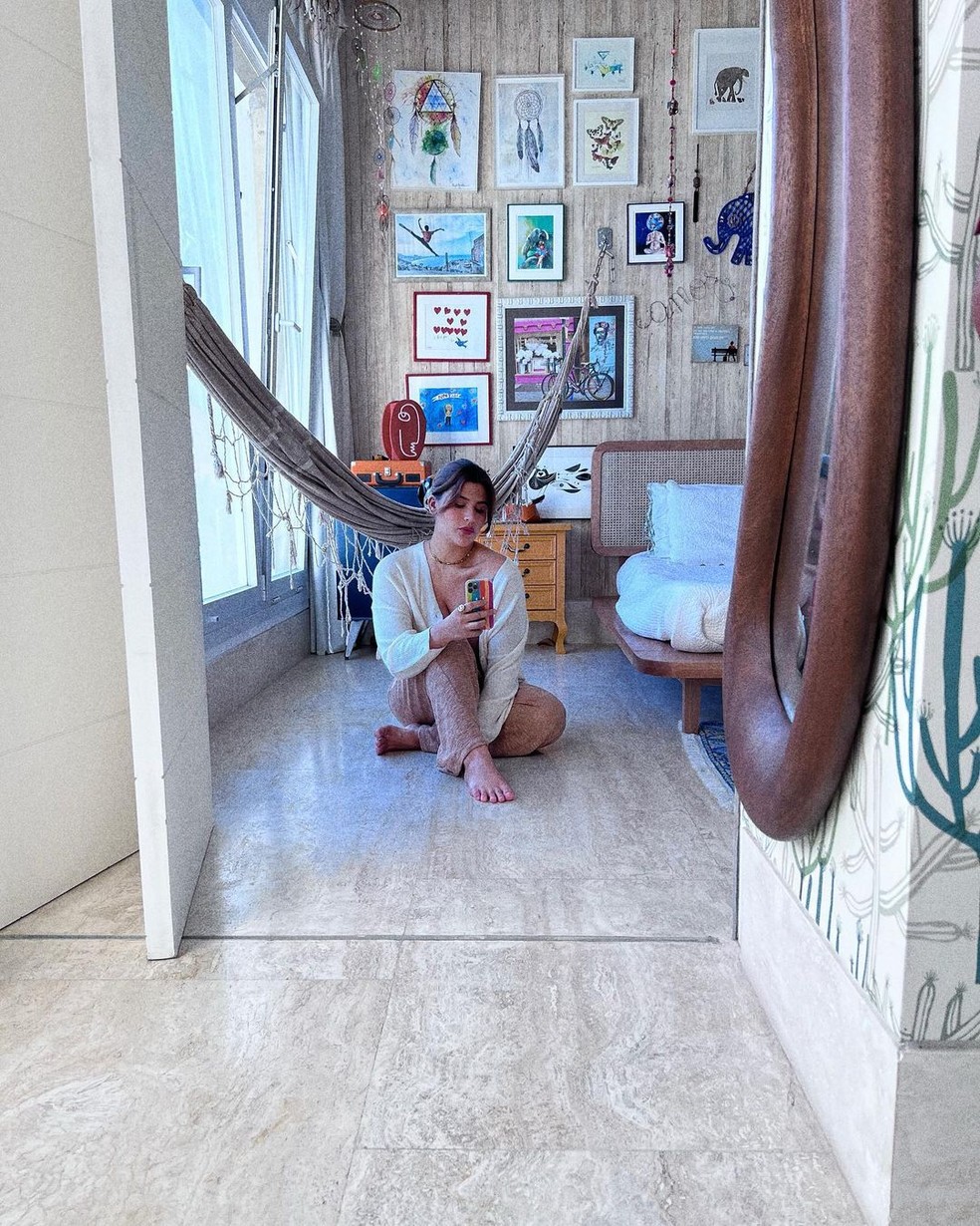 Espelho em antigo quarto de Giulia Costa — Foto: Reprodução/Instagram