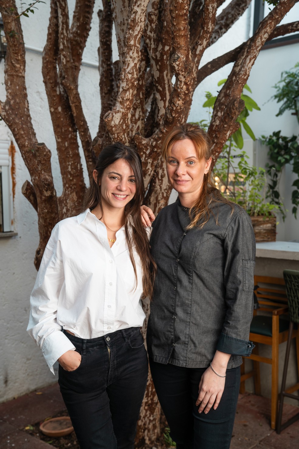 As chefs Elisa Fernandes e Luiza Hofmann — Foto: Melli
