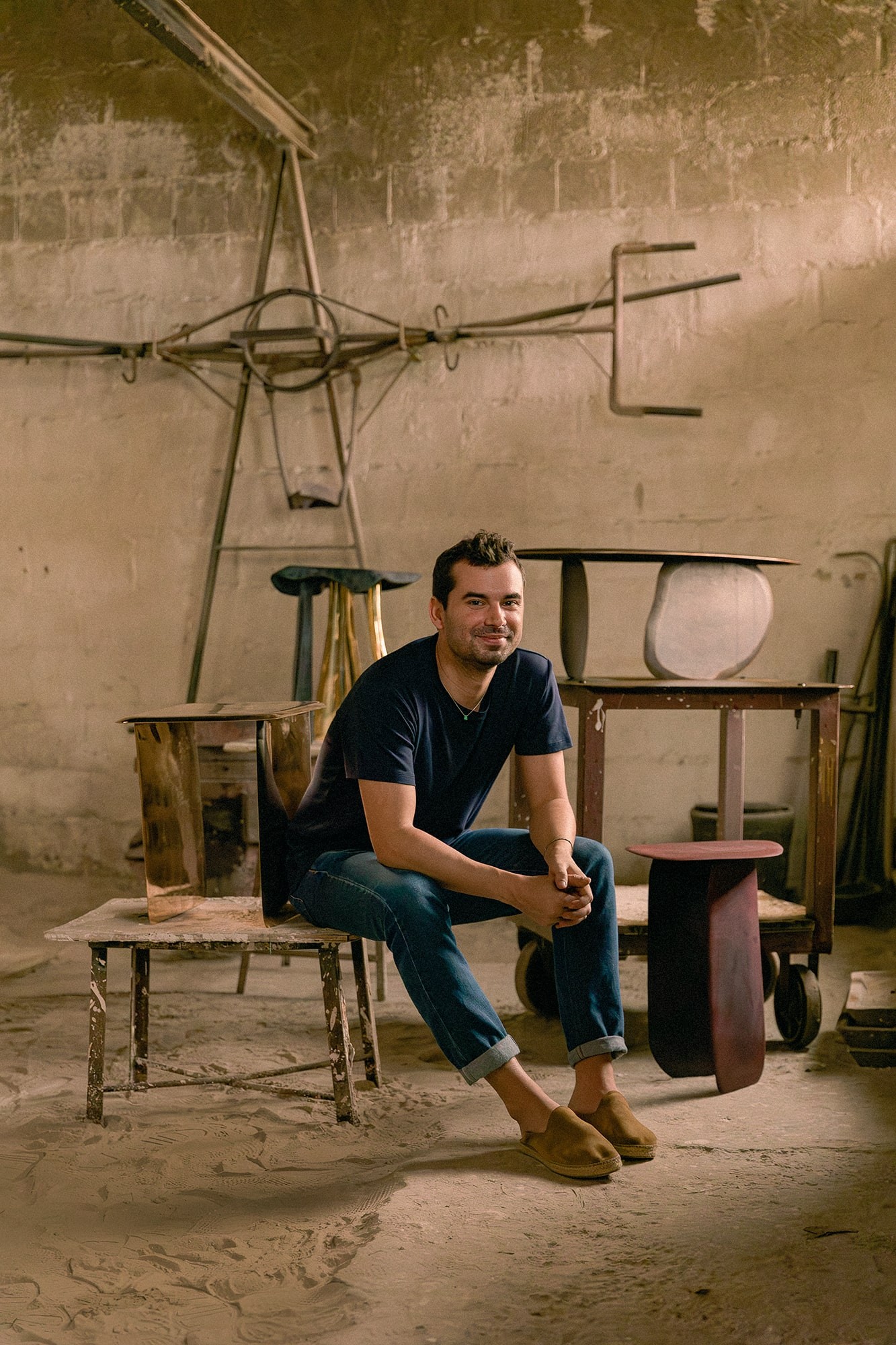 Como Lucas Recchia se destaca no design nacional com peças artesanais e ...