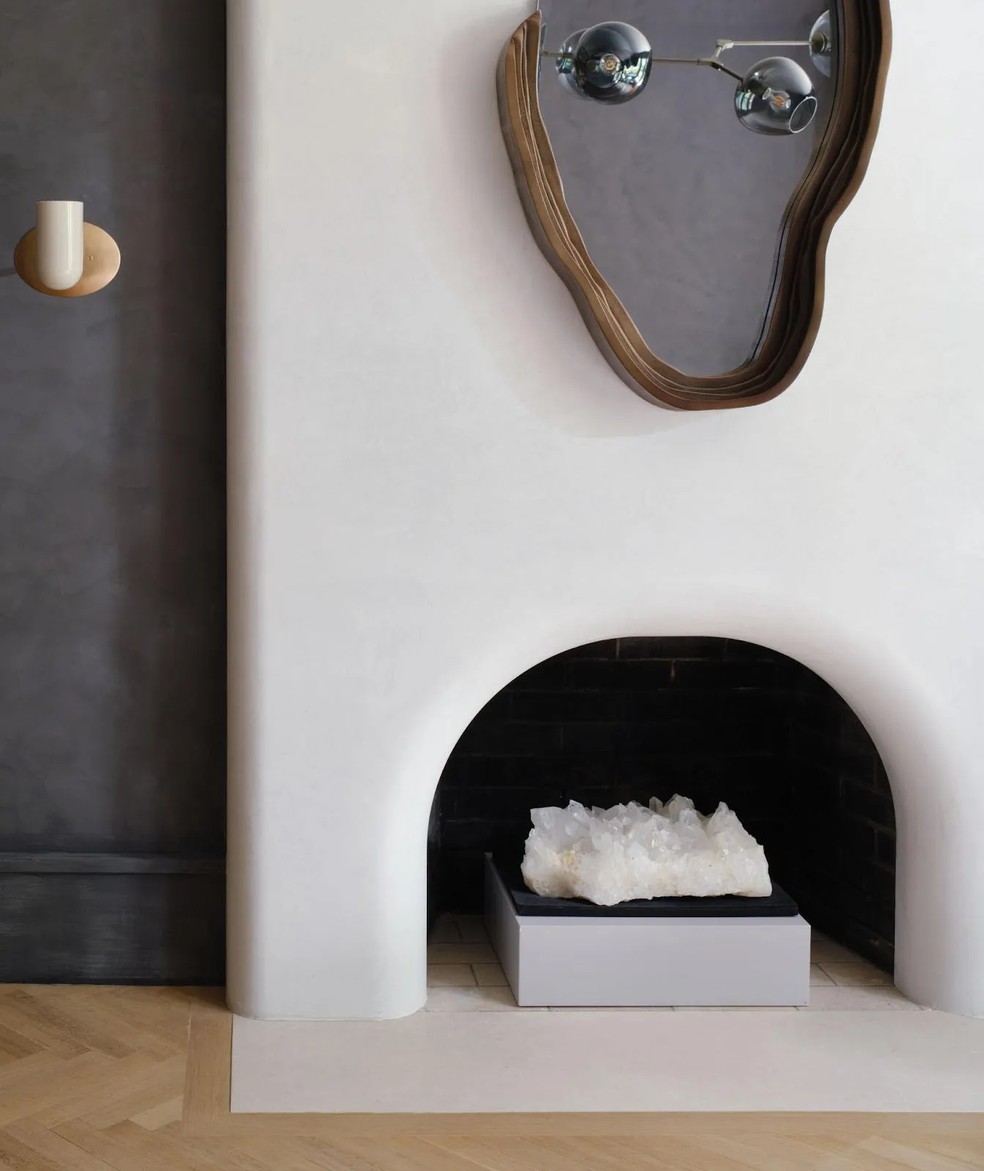 Detalhes do banheiro, com cadeira Estudio Persona