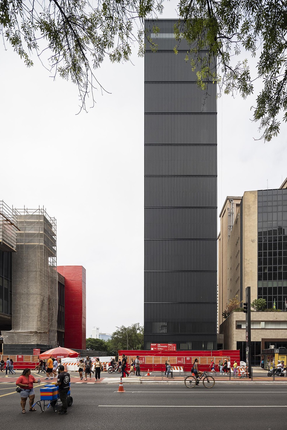 Novo edifício tem 14 andares, com cinco novas galerias de exposições — Foto: Leonardo Finotti