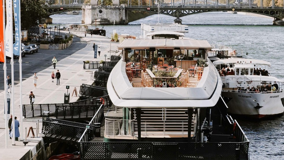 TikToker viraliza ao mostrar o restaurante mais barato com vista para Torre Eiffel — Foto: Divulgação/Francette