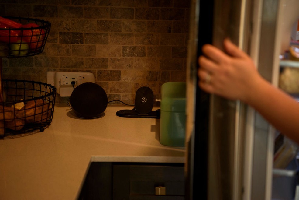 Automatização em casa com o uso da Alexa — Foto: Getty Images