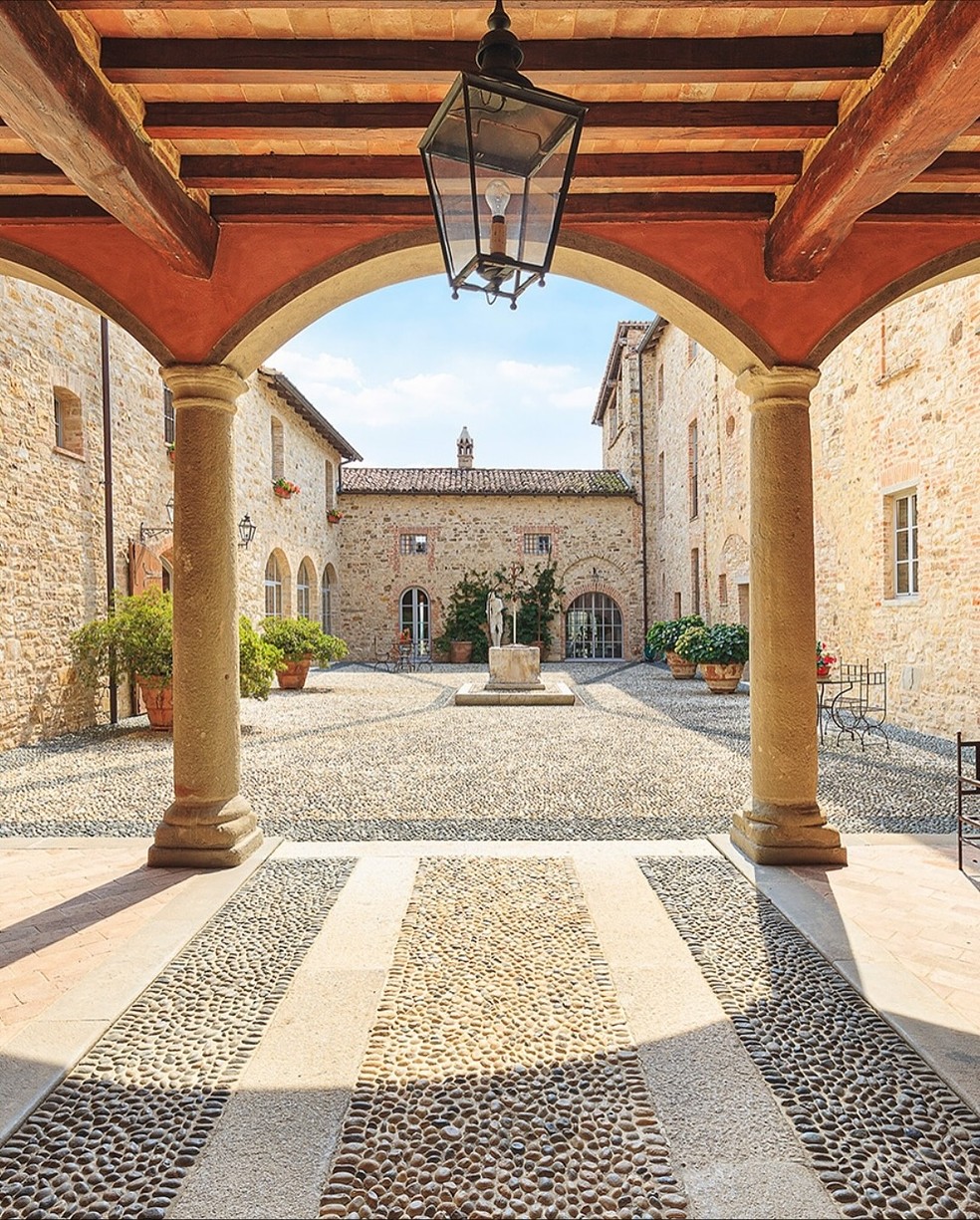 Após reforma, castelo medieval italiano está à venda por R$ 115 milhões — Foto: Divulgação
