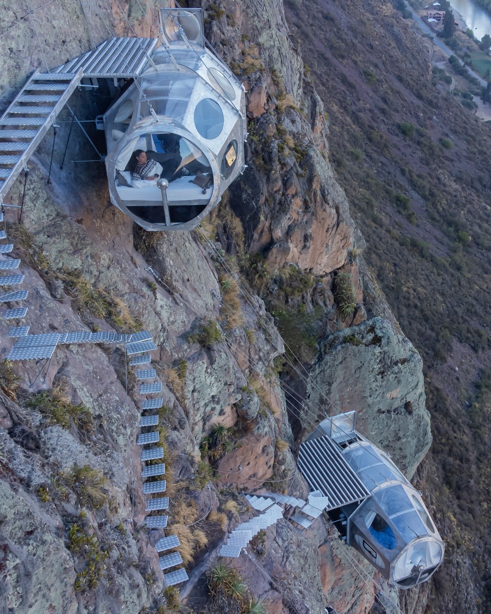 Cabines transparentes a quase 3 mil metros de altura são opção de hospedagem no Peru — Foto: Divulgação