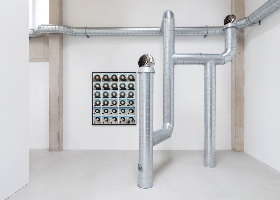 'Sun Tunnels: Shifting Shadow', de Nancy Holt — Foto: Lucy Dawkin/Cortesia da Goodwood Art Foundation