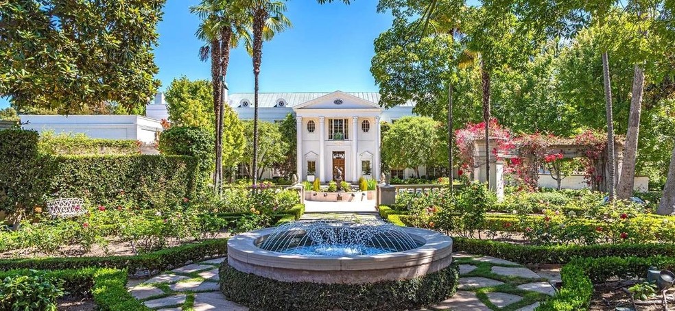 Casa Encantada' está à venda por R$ 1,2 bilhão e pode bater recorde de  imóvel mais caro dos EUA | Casa Vogue Estate | Casa Vogue