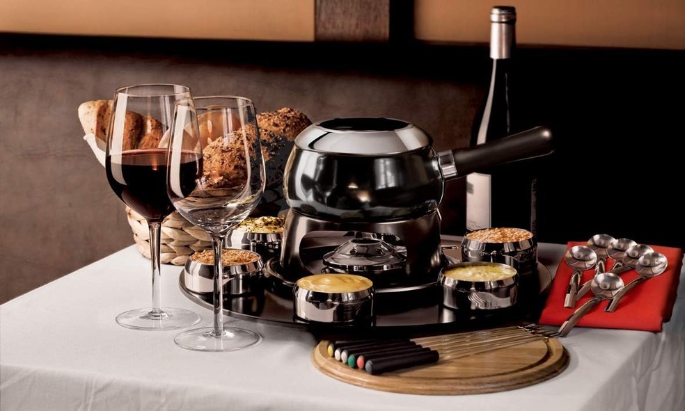 Conjunto de fondue com 23 peças — Foto: Reprodução/Amazon