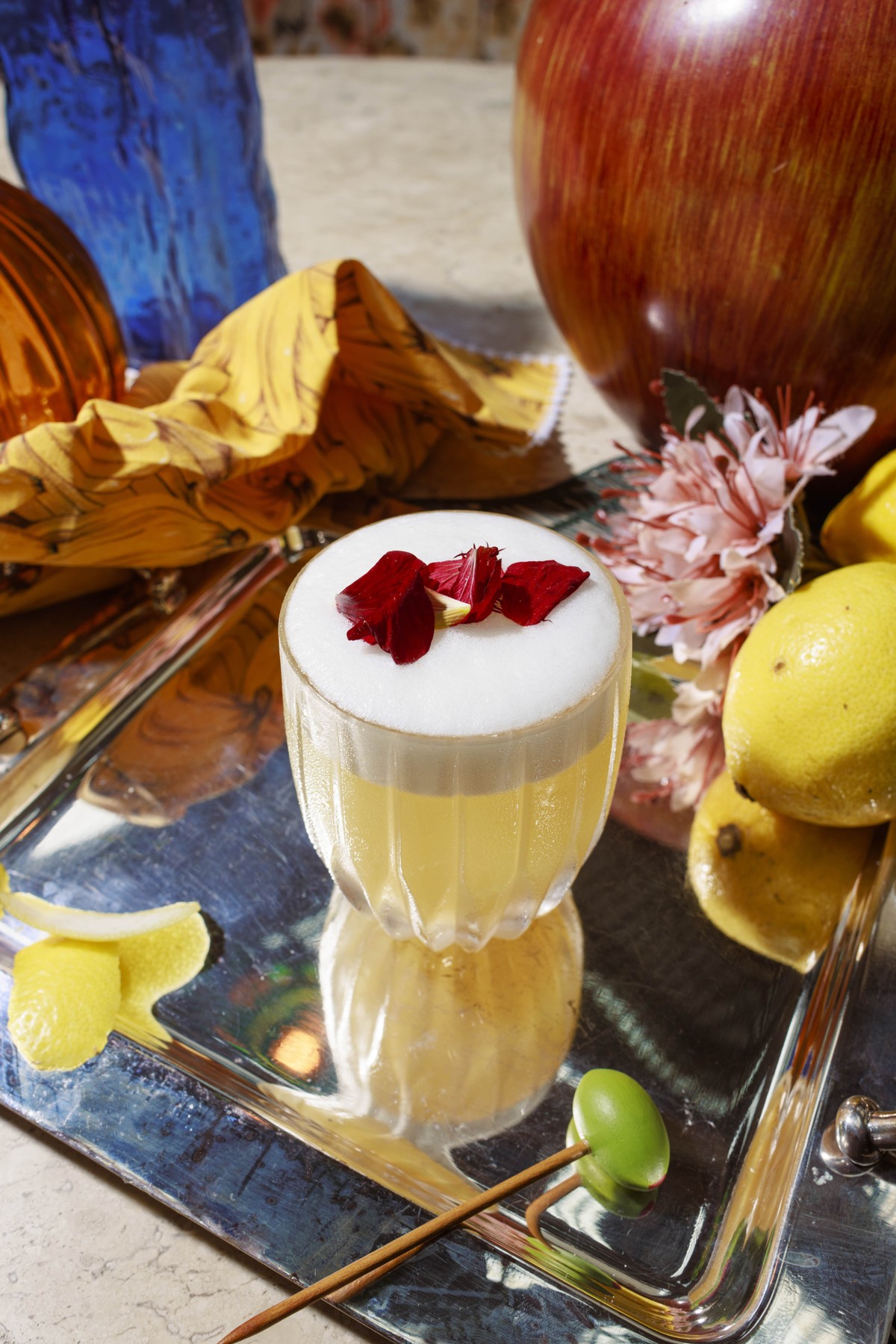 Aprenda receita do drink Amaretto Sour Receita Casa Vogue