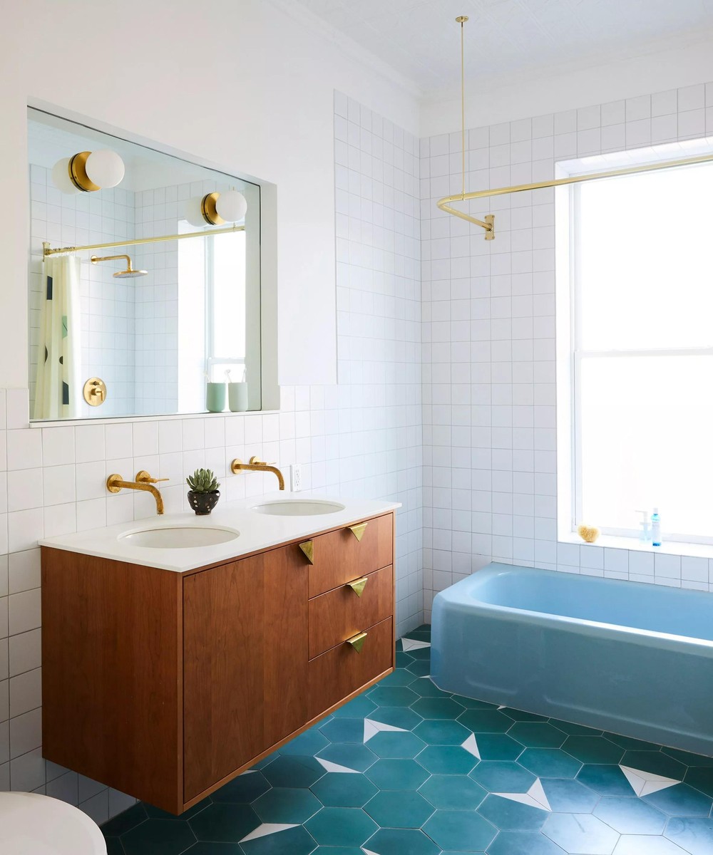 Mix de azulejos: 9 ideias para inovar na decoração do banheiro