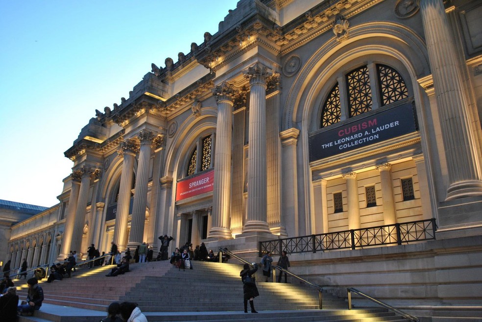 Fachada e escadaria do The Met — Foto: Divulgação