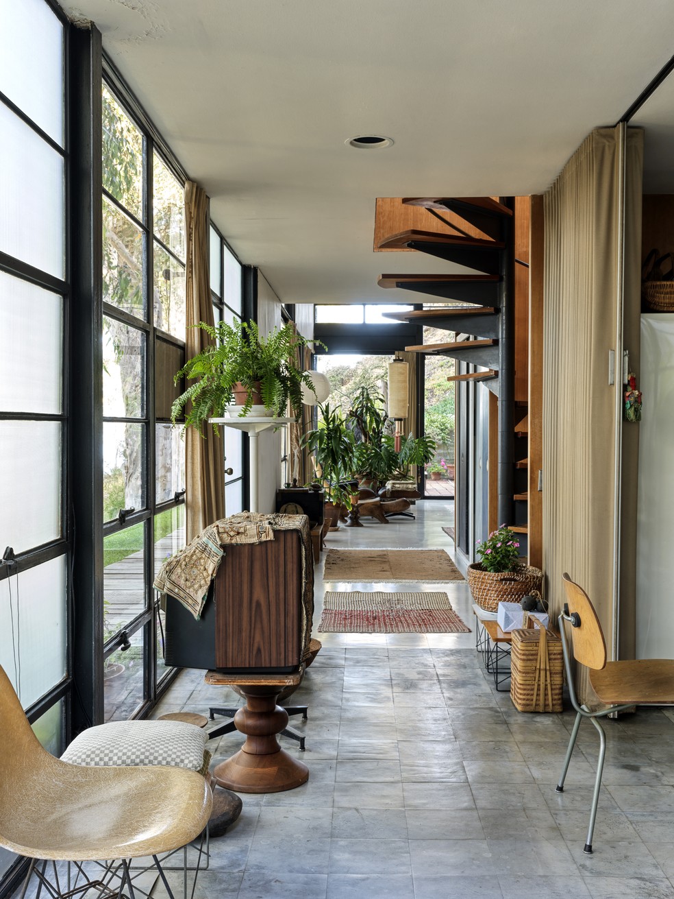 Eames House: o ícone modernista que sobreviveu ao fogo e ganhou