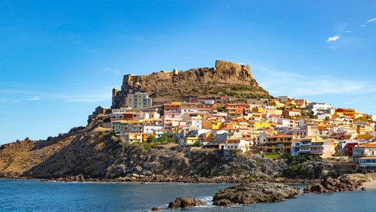Novo programa permite que viajantes vivam 'de graça' em bela ilha italiana