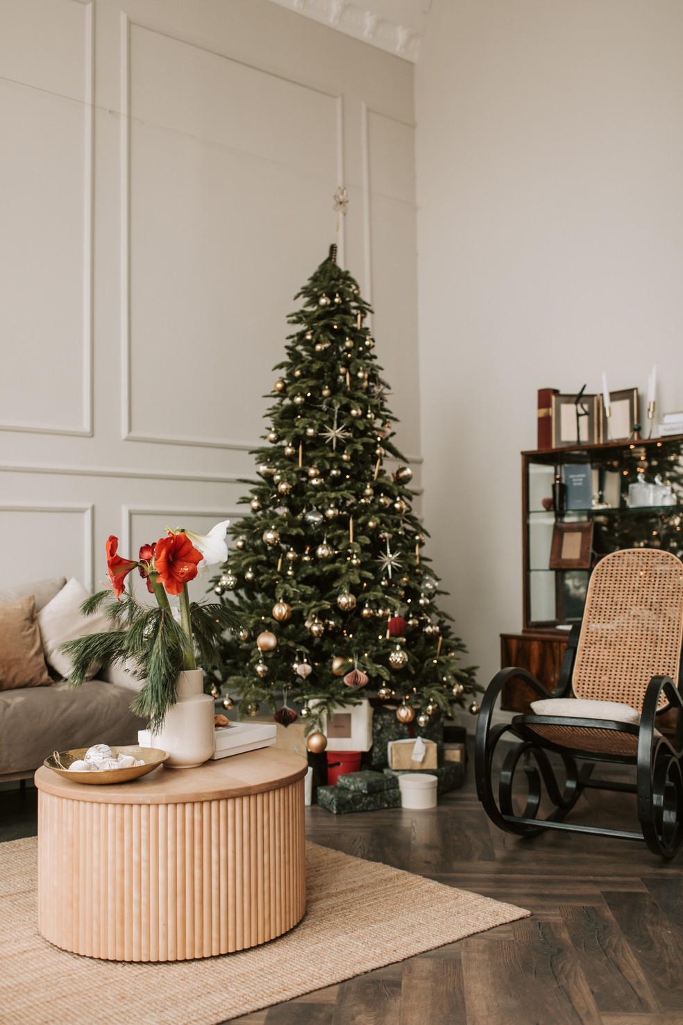 Um dos símbolos do Natal, árvore traz elementos que representam a festa  — Foto: Vlada Karpovich/Pexels