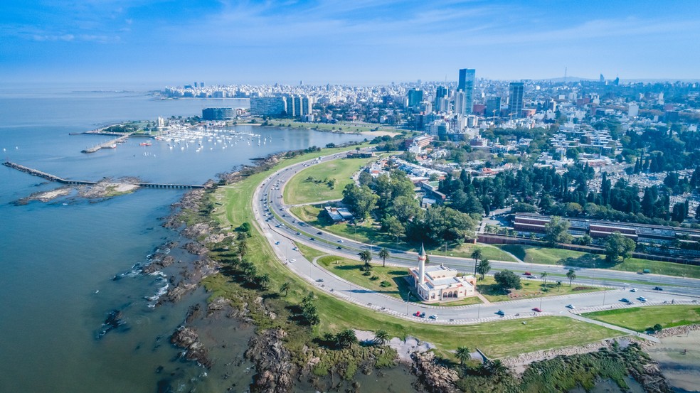 Costa de Montevidéu, Puerto del Buceo, no bairro de Pocitos, no Uruguai — Foto: ElOjoTorpe/Getty Images