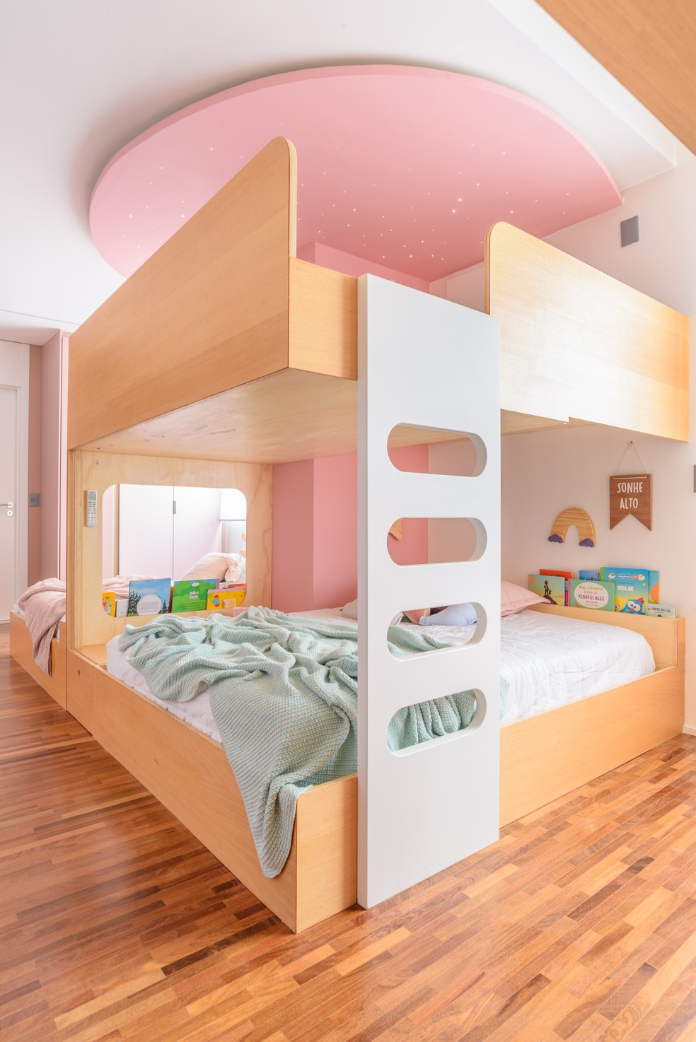 Móveis do quarto e da brinquedoteca apostam na interatividade  — Foto: Gustavo Otsuka/Divulgação