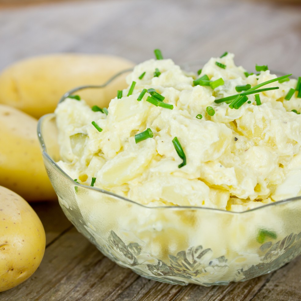 Salada de maionese é o prato da sorte para a virada do ano em países do Leste Europeu — Foto: Getty Images